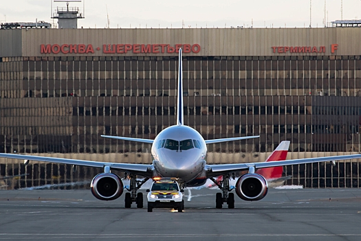 Два самолета столкнулись в московском аэропорту