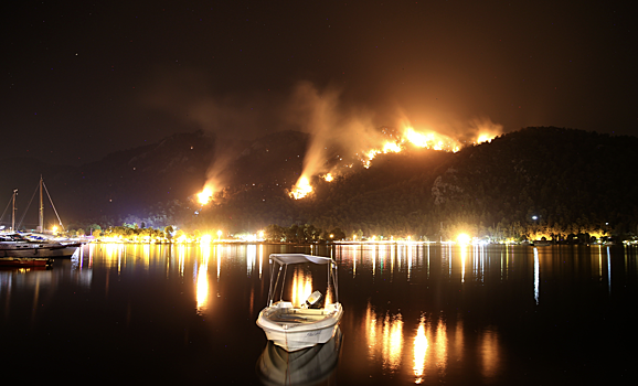 В отелях Антальи эвакуируют туристов