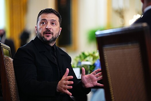 Зеленский переложил ответственность за урегулирование на Украине на других