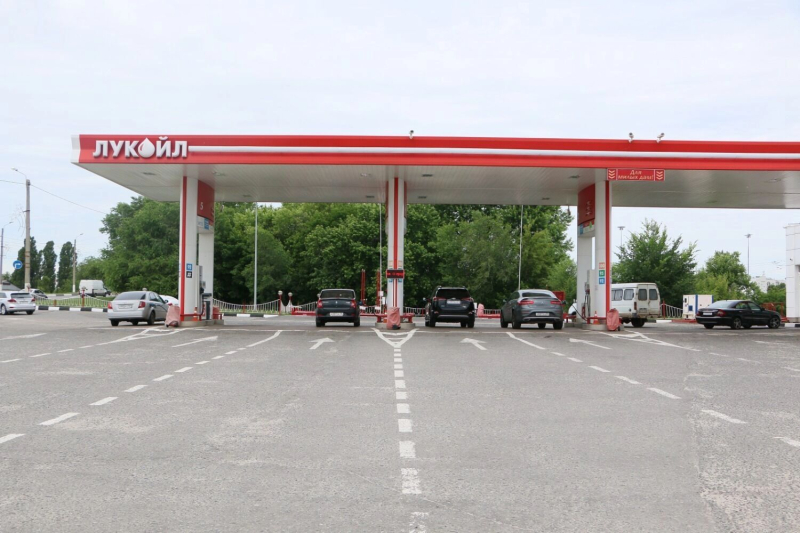 Бензин и дизель выше 70 ₽. Что происходит с топливным рынком в России и что дальше