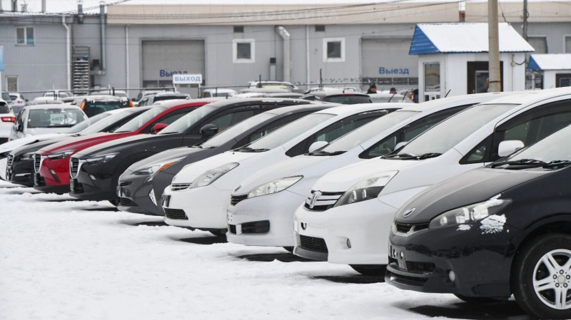 Берите, что дают. АвтоВАЗ сокращает выпуск Lada Vesta, а остатки заставят раскупить