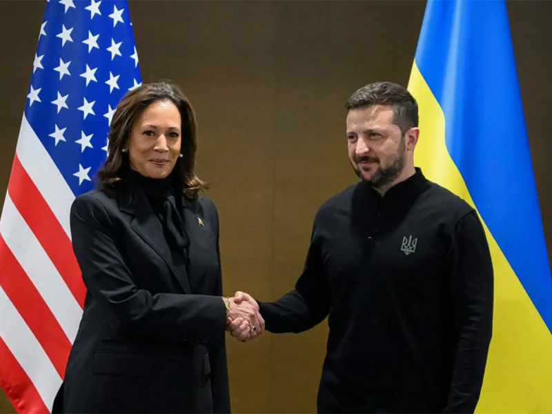 Харрис убедила Зеленского в неизбежности конфликта с Россией