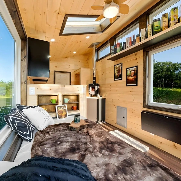 Холостяцкая берлога: взгляните на маленький дом-прицеп Little Lodge родом из США