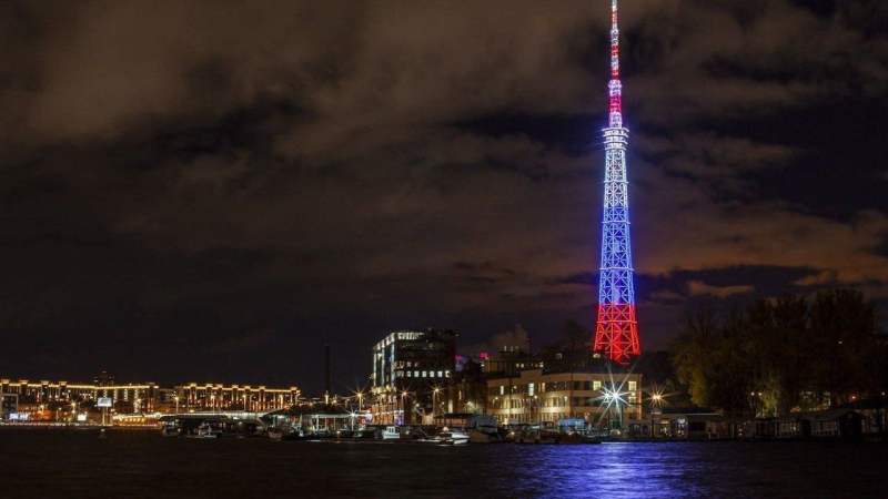 На телебашне Петербурга две ночи подряд будут зажигать огни