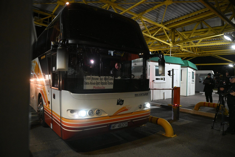 Первый автобус в очереди на выезд