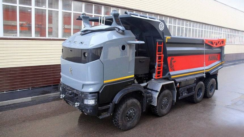 Ни дверей, ни руля: россиянам показали беспилотные «КамАЗы»