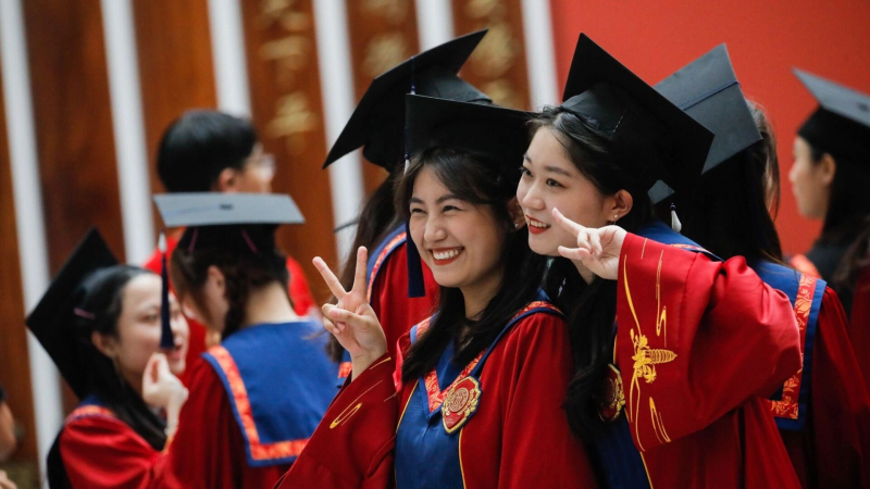 Новые релоканты. Русские студенты бегут за дешевым образованием в Китай и Казахстан