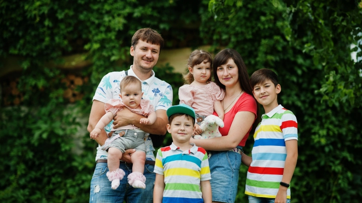 Основа общества. Вышел посвящённый семейным ценностям тематический номер «АиФ»