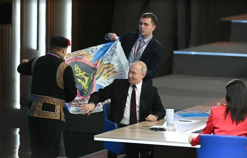 Песков: Прямая линия Путина планируется в декабре