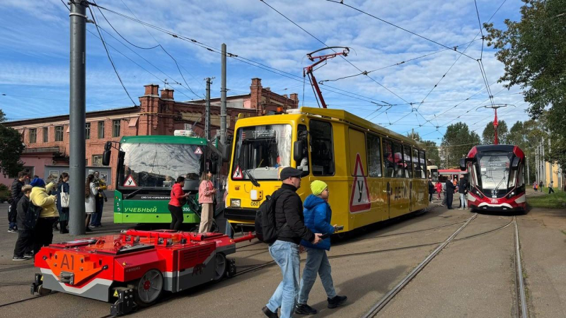 Петербургскому трамваю исполнилось 118 лет