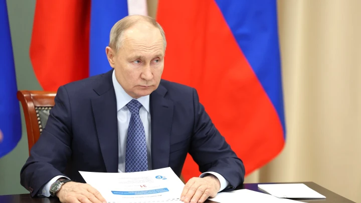 Путин назвал ключевой задачей укрепление суверенитета и безопасности России