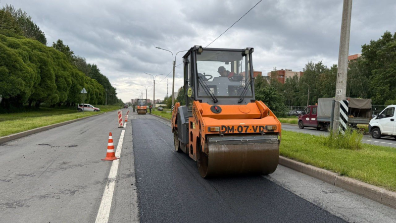 Ремонт дорог «парализует» движение в трех района Петербурга