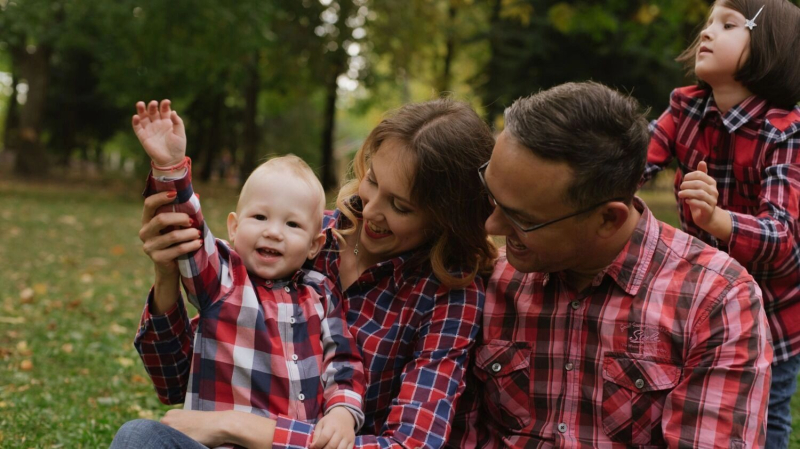 Семейным — покупать, а бездетным — ждать два года. Рынок недвижимости осенью-2025