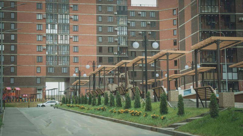 Семейным — покупать, а бездетным — ждать два года. Рынок недвижимости осенью-2025