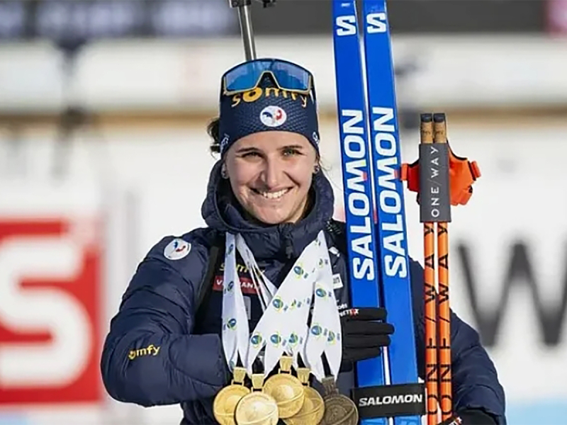 СМИ: 10-кратную чемпионку мира по биатлону обвиняют в краже и мошенничестве