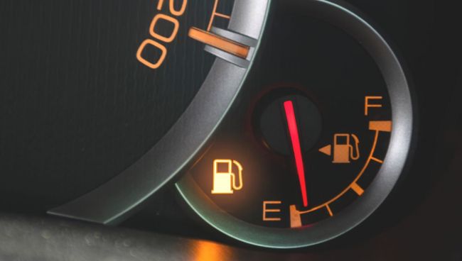 Удары ВСУ по НПЗ в России достигли кумулятивного эффекта — дефициту на АЗС — военкоры