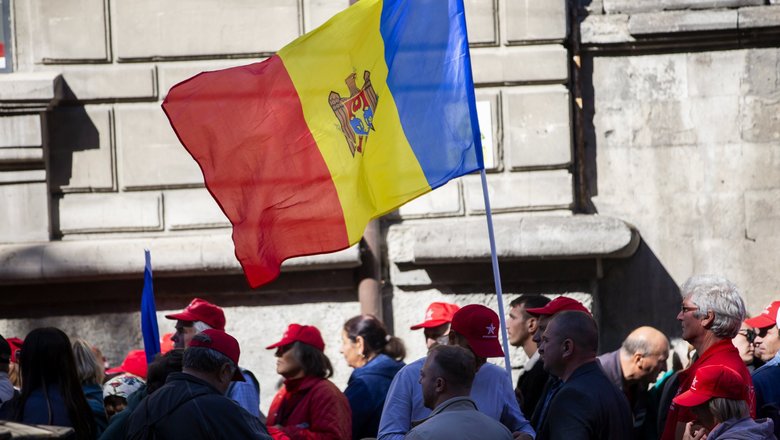 В Молдавии перед выборами перекрыли часть моста через Днестр