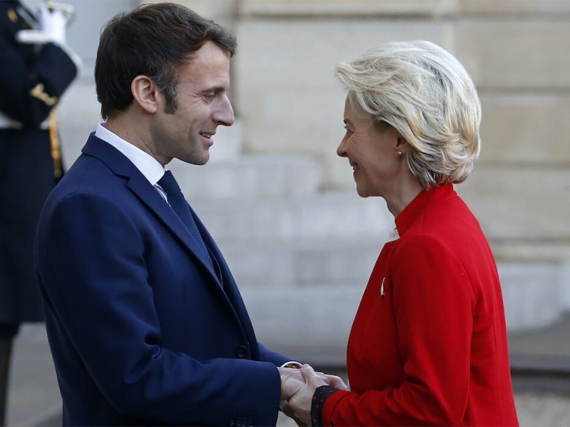 Вокруг тайной переписки главы ЕК фон дер Ляйен с Макроном разгорелся скандал