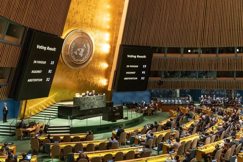 Захарова призвала ООН выяснить, почему микрофон Бербок отключился на словах об РФ