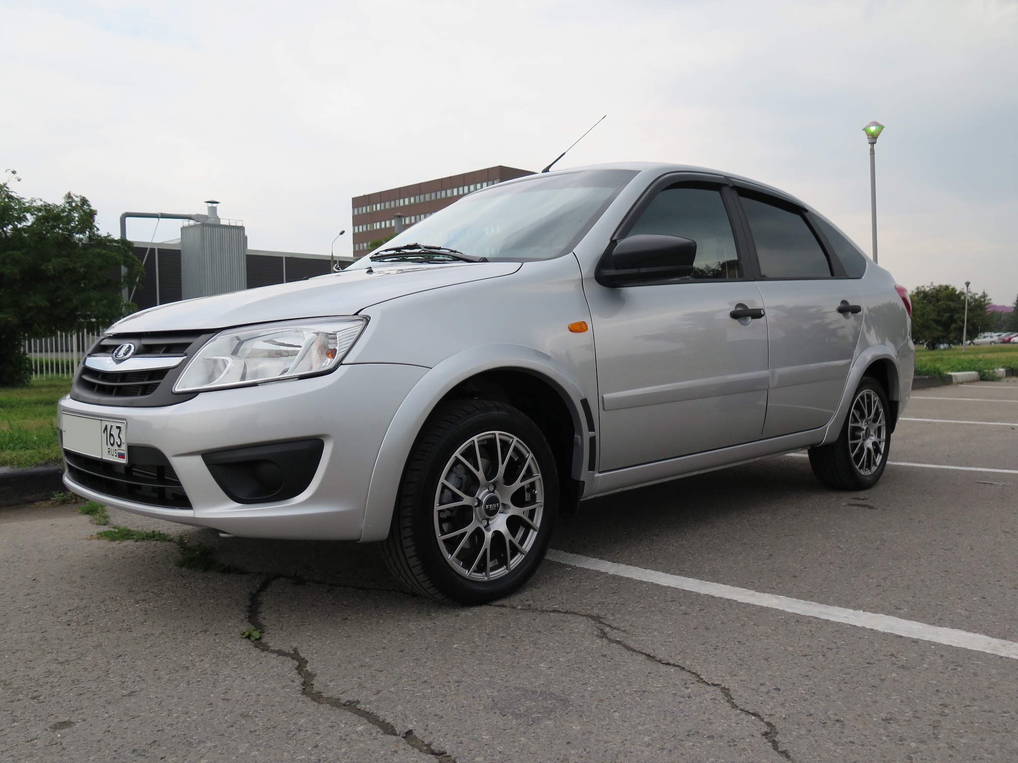 Накладки колесных арок LSD Трек на Лада Гранта ВАЗ 2190