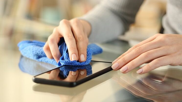 Советы, которые помогут убрать царапины с экрана смартфона