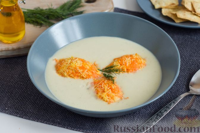 Фото к рецепту: Суп-пюре из кабачков с морковно-сырными кнелями