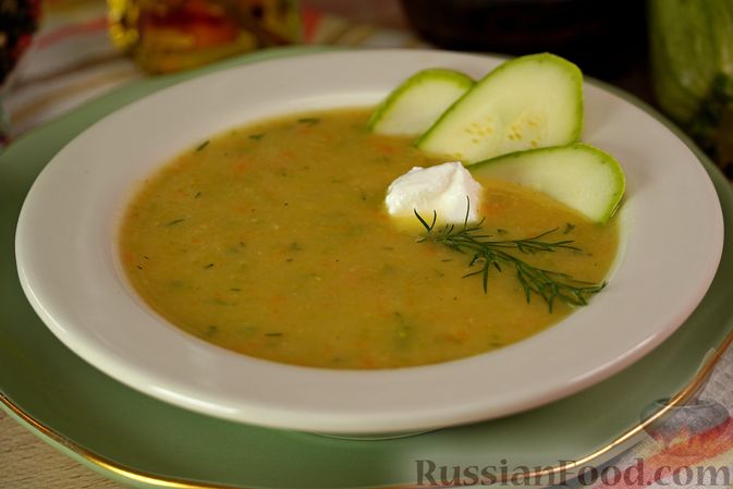 Фото к рецепту: Колокитосупа (овощной суп-пюре с кабачками)
