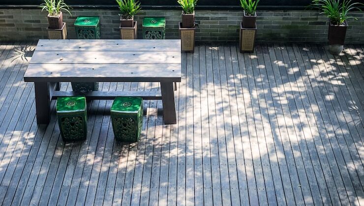 Укладка террасной доски на лаги своими руками на даче