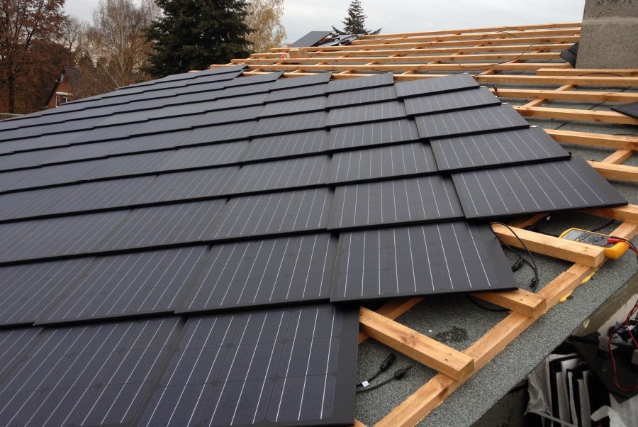 Солнечные панели SolteQ SolarRoofs в формате черепицы